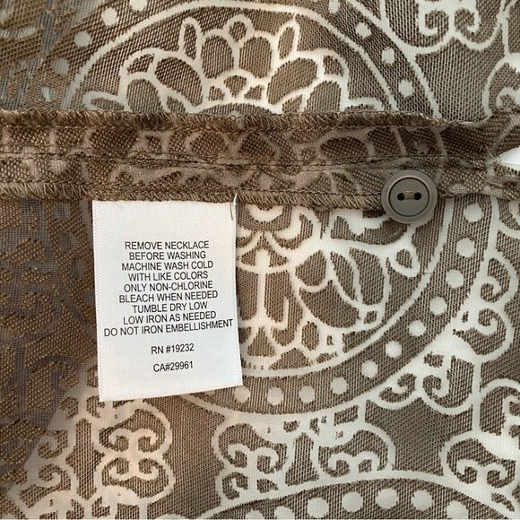 Alfred Dunner Sheer Lightweight Abstract Batik Tan 3/4 Sleeve Button Blouse  18 - Picture 9 of 9